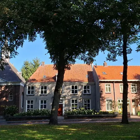 Klein Appartementje Zonder Keuken In Het Centrum Sleep At Hamtingh's B&B 힐바렌빅