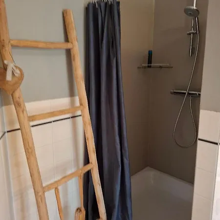 B&B Klein Appartementje Zonder Keuken In Het Centrum Sleep At Hamtingh's 힐바렌빅